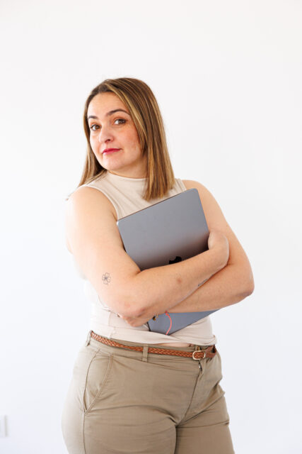 ¿Sabes por qué nuestros servicios son 100% GRATIS? 👇

Soy Sonia Morcuende, asesora energética, y te lo cuento en 30 segundos.
Nuestro trabajo es conseguir el mejor precio en tus facturas de luz y gas. Comparamos entre todas las comercializadoras y, cuando encontramos la mejor tarifa (sea de la compañía que sea), te la enseñamos para que decidas tú.

¿Y cómo ganamos dinero? Esa compañía nos paga a nosotros por gestionar el cambio. A ti no te cobramos ni un euro. Ni cuota, ni comisión, ni sorpresas.

Escríbenos y empezamos hoy mismo 📩comercial@cycenergia.com
📲681 94 43 73

#ahorraentufacturadeluz #ahorroenergético #asesoriaenergetica #consumoresponsable #AhorrarLuz